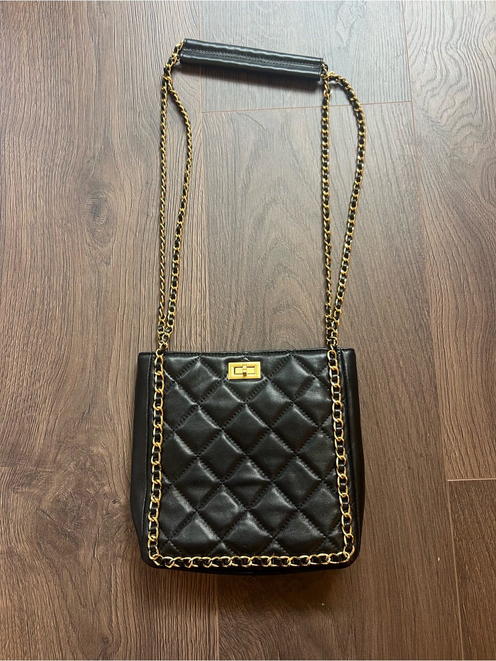 Classic Tiffany & Fred Paris Black Quilted Chain Shoulder Bag